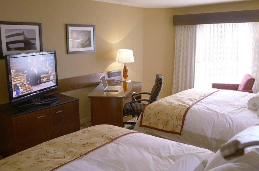 Doubletree By Hilton Battle Creek Hotel Room photo