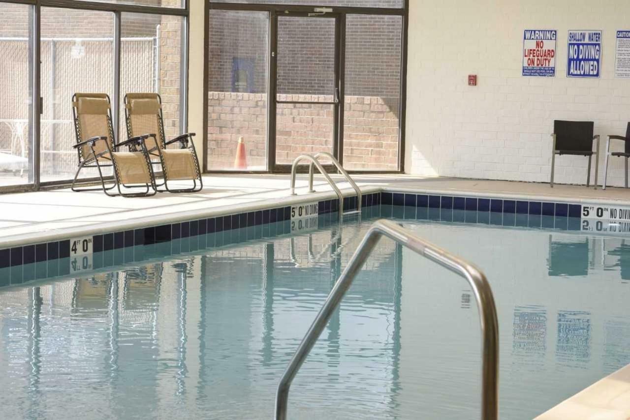Doubletree By Hilton Battle Creek Hotel Exterior photo